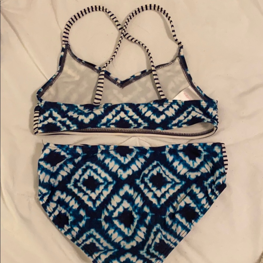 Bikini - Picture 2 of 2
